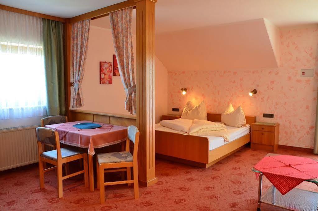 Gaestehaus Goetz Drobollach am Faakersee Eksteriør bilde
