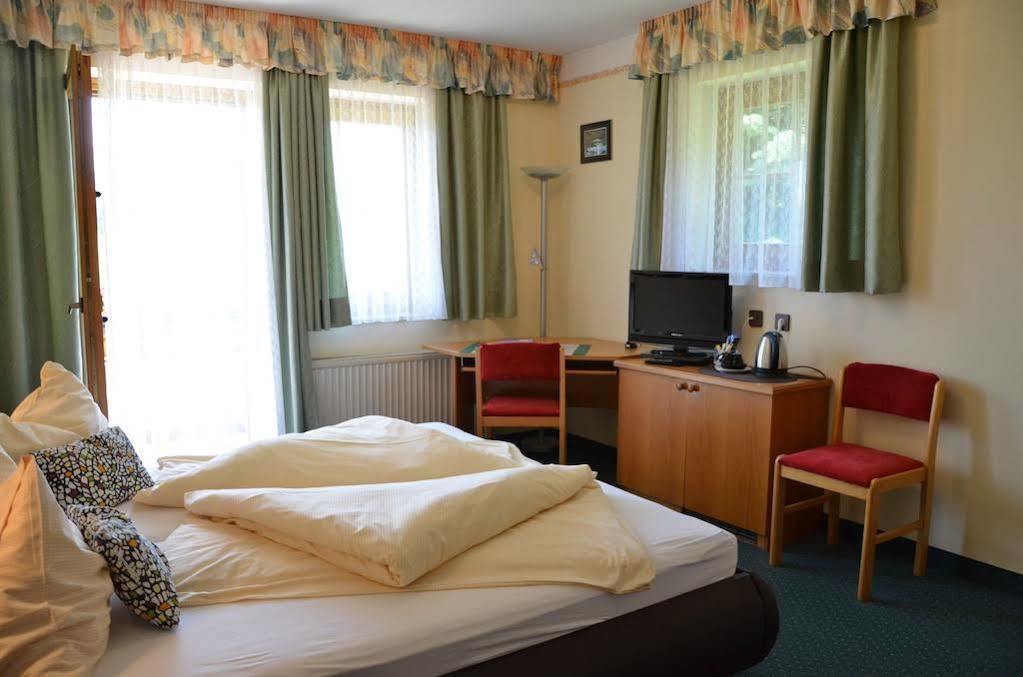 Gaestehaus Goetz Drobollach am Faakersee Eksteriør bilde